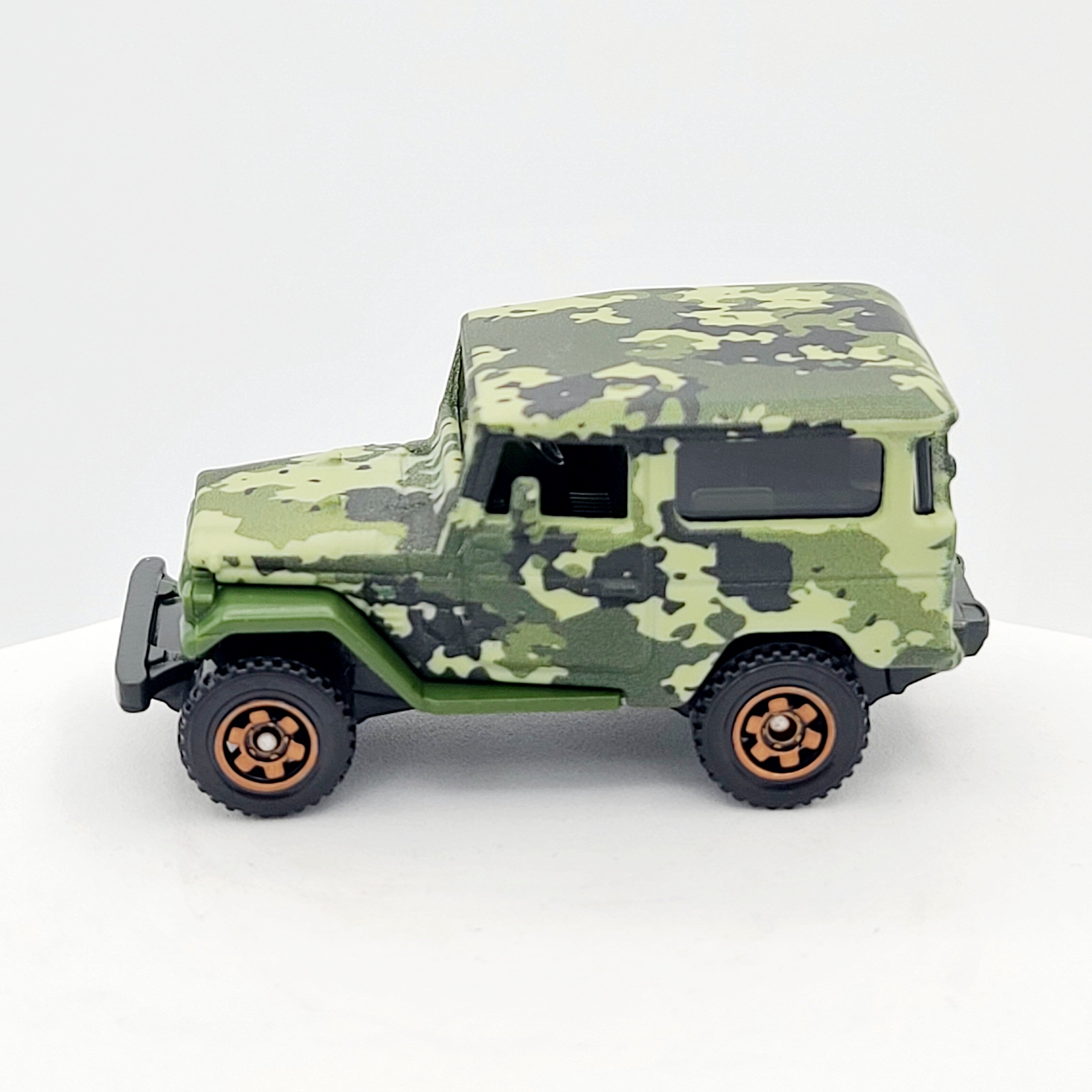 Matchbox '68 Toyota Land Cruiser FJ40 (2017 MBX Basic)